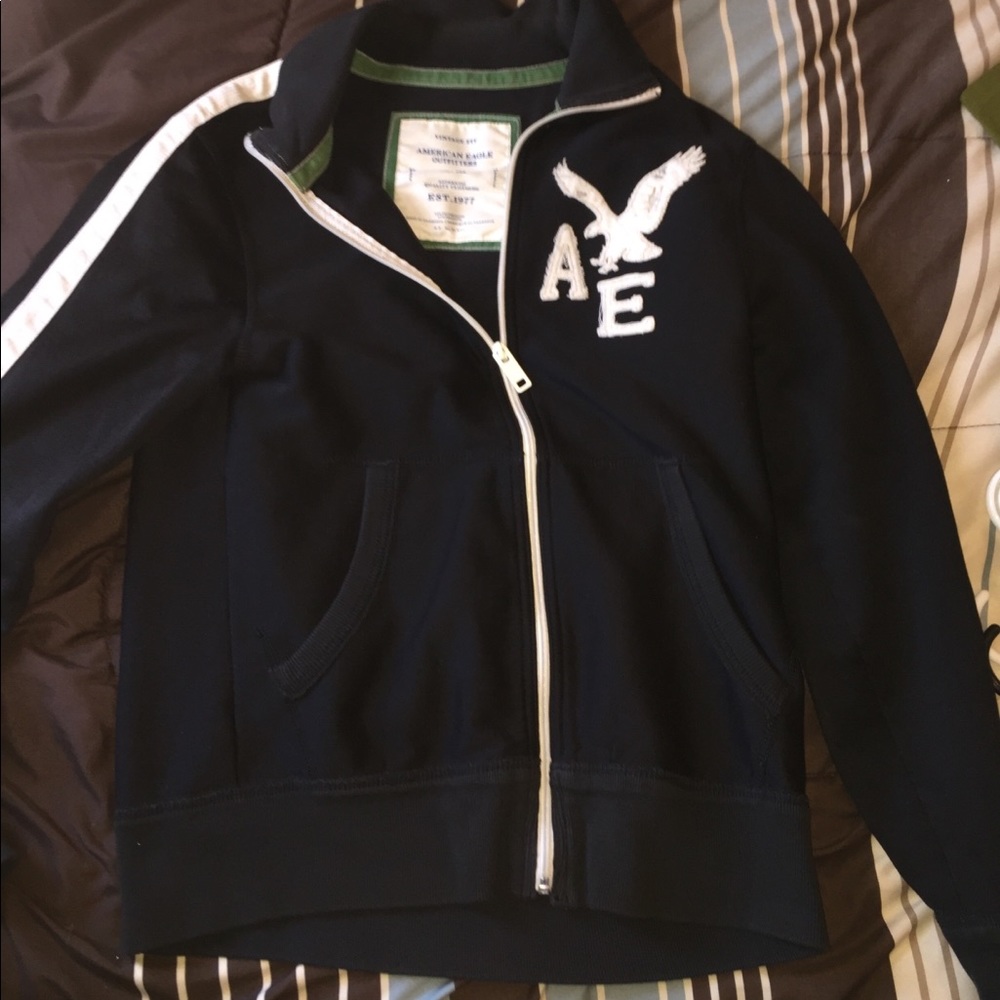 American eagle zip up sweater medium black & white